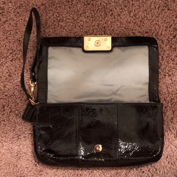 Authentic coach wristlet - Picture 3 of 4